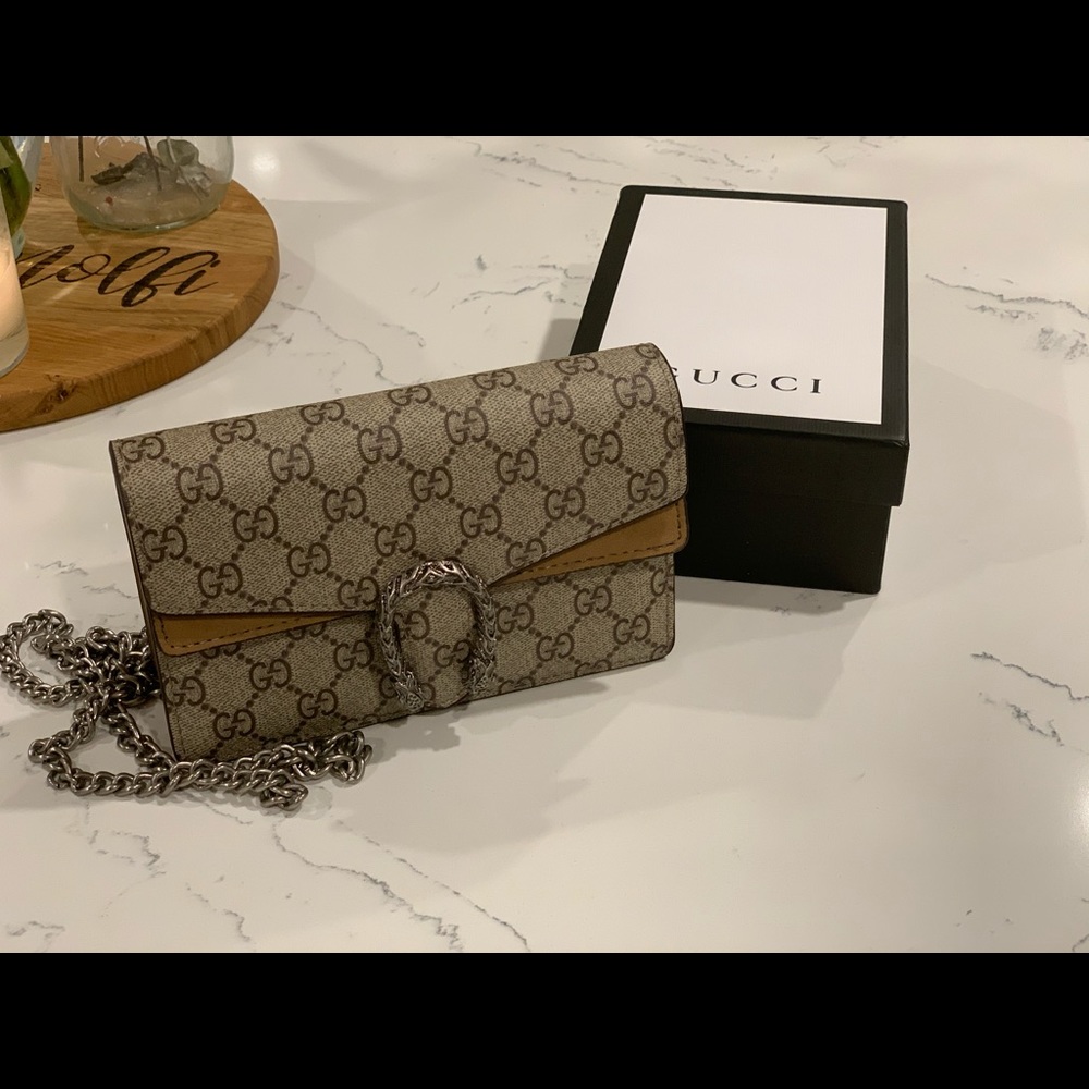 Gucci Dionysus GG Supreme super mini bag